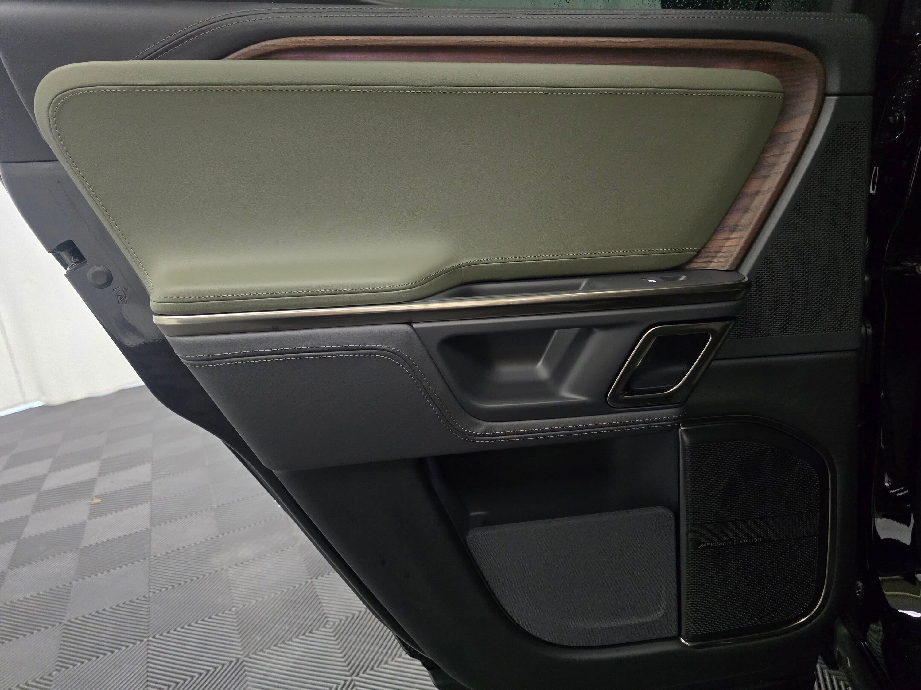 Used 2022 Rivian R1T Adventure image 20