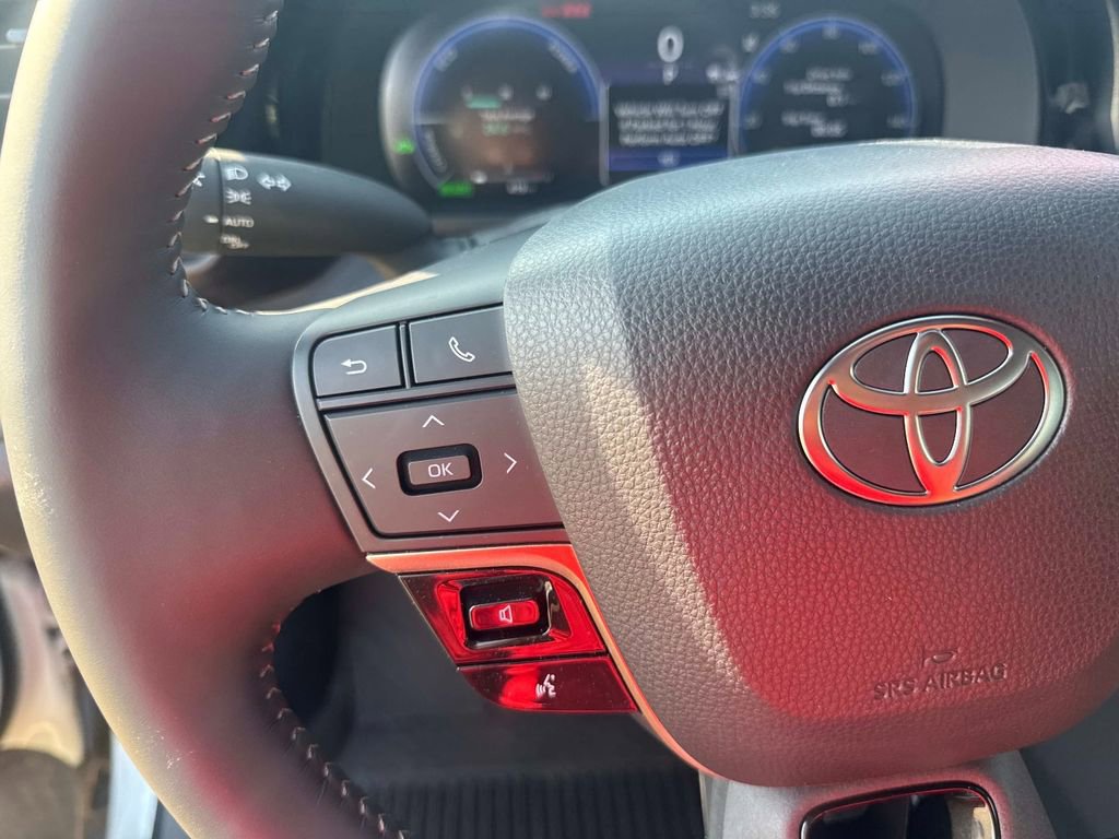 Used 2026 Toyota Crown XLE image 19