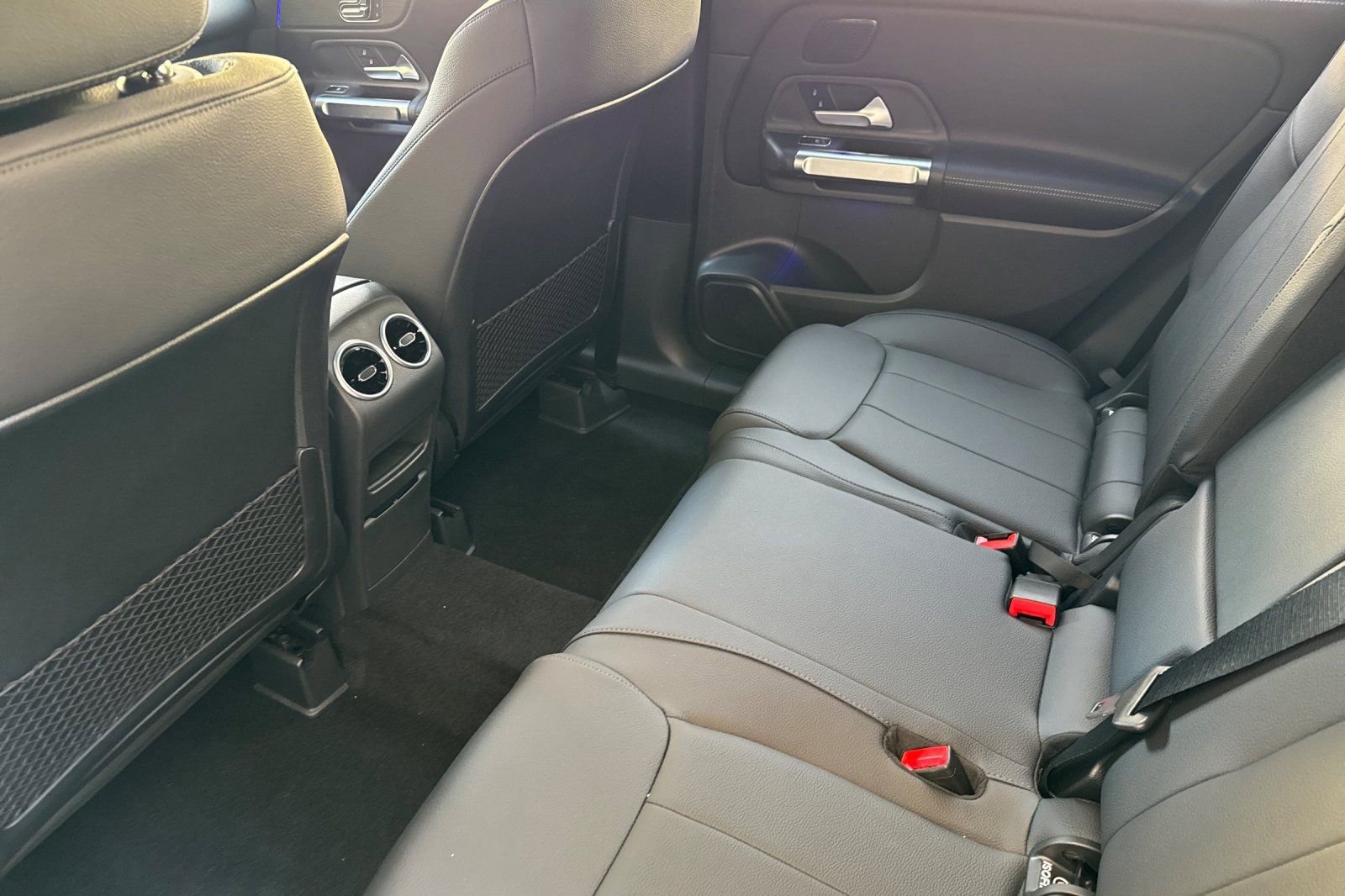 New 2026 Mercedes-Benz GLB 250 image 13