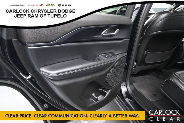 Used 2023 Jeep Grand Cherokee Altitude AWD/4WD image 24