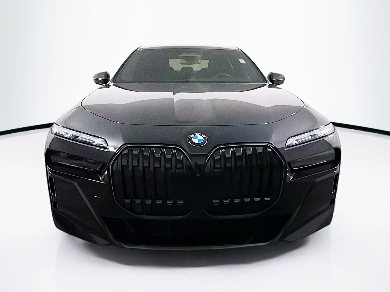 Certified 2024 BMW 740i xDrive w/ Executive Package AWD/4WD image 2