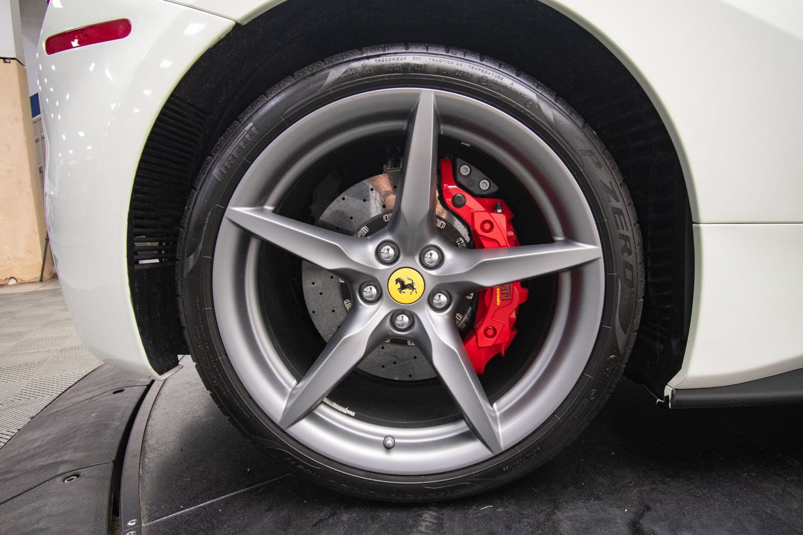 Used 2018 Ferrari 488 Spider RWD image 41