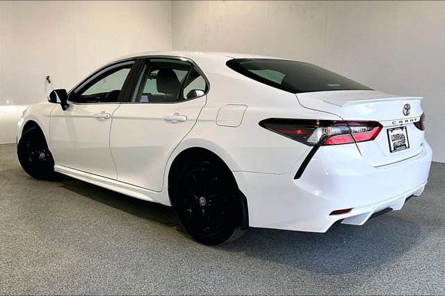 Used 2024 Toyota Camry SE image 4
