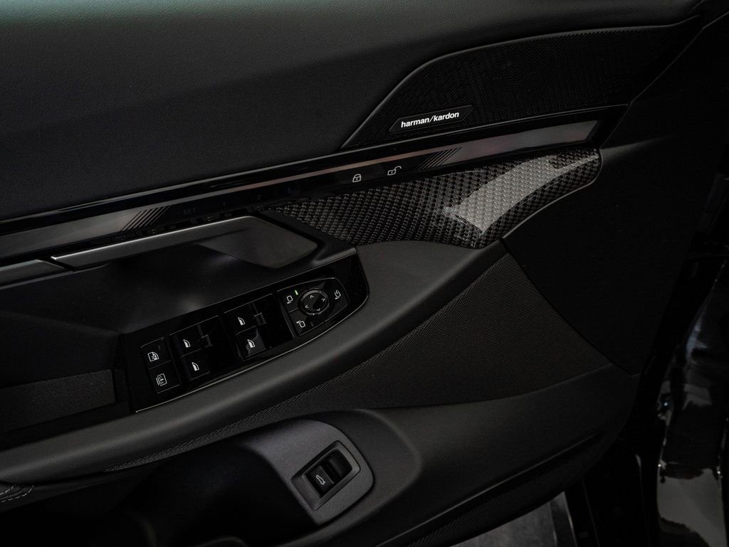 New 2026 BMW 550e xDrive image 26