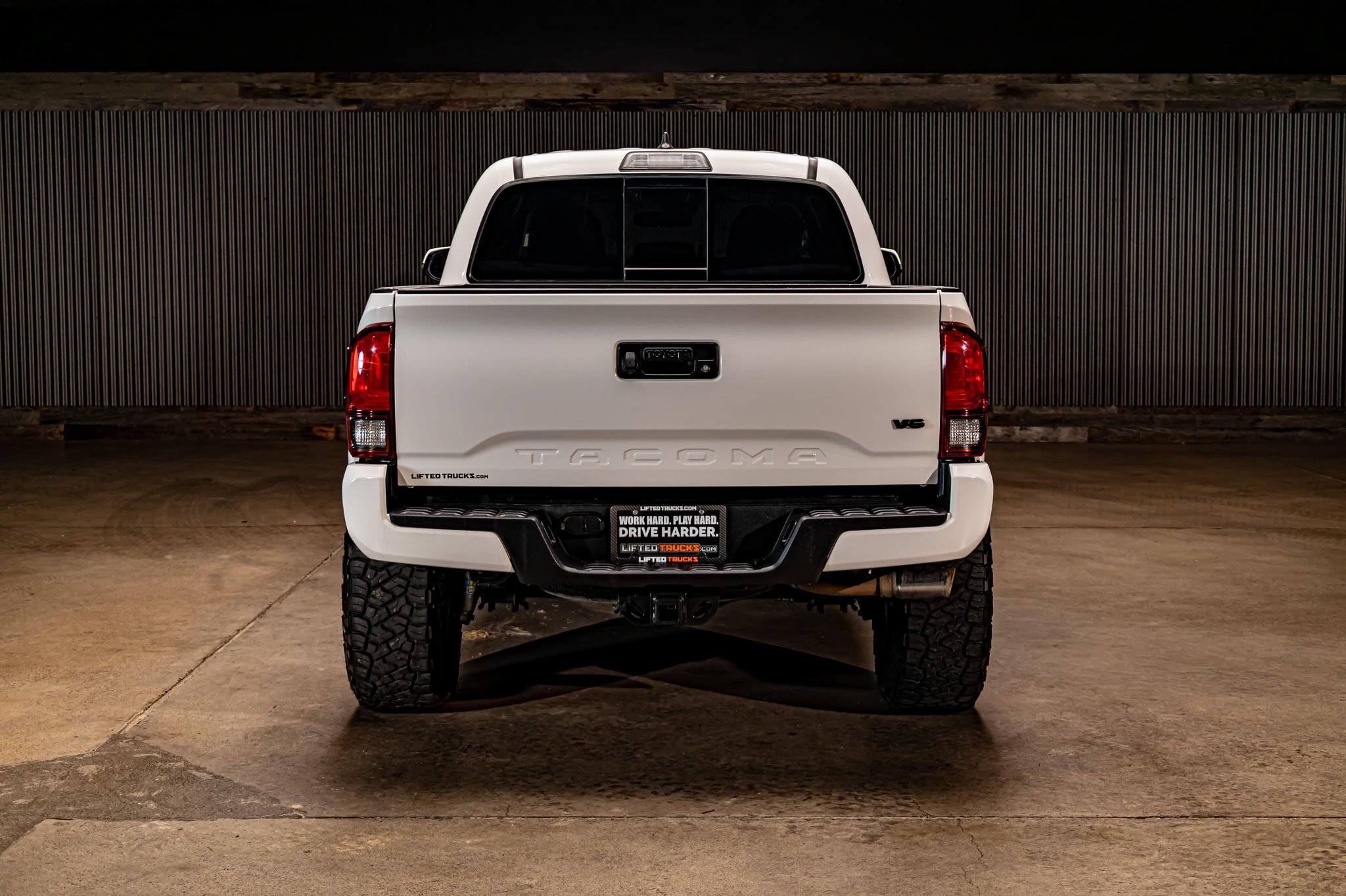 Used 2019 Toyota Tacoma TRD Sport AWD/4WD image 7