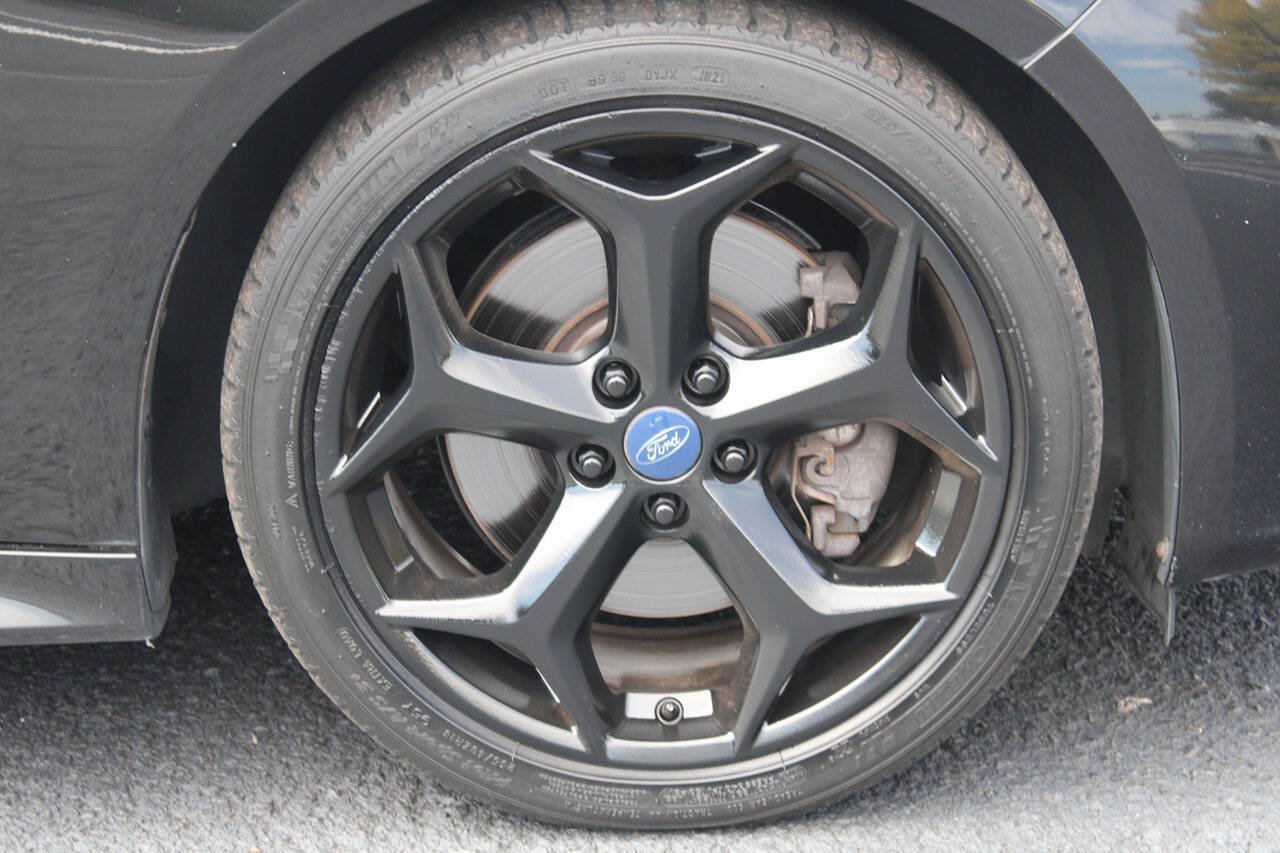 Used 2014 Ford Focus ST w/ Equipment Group 202A FWD image 14