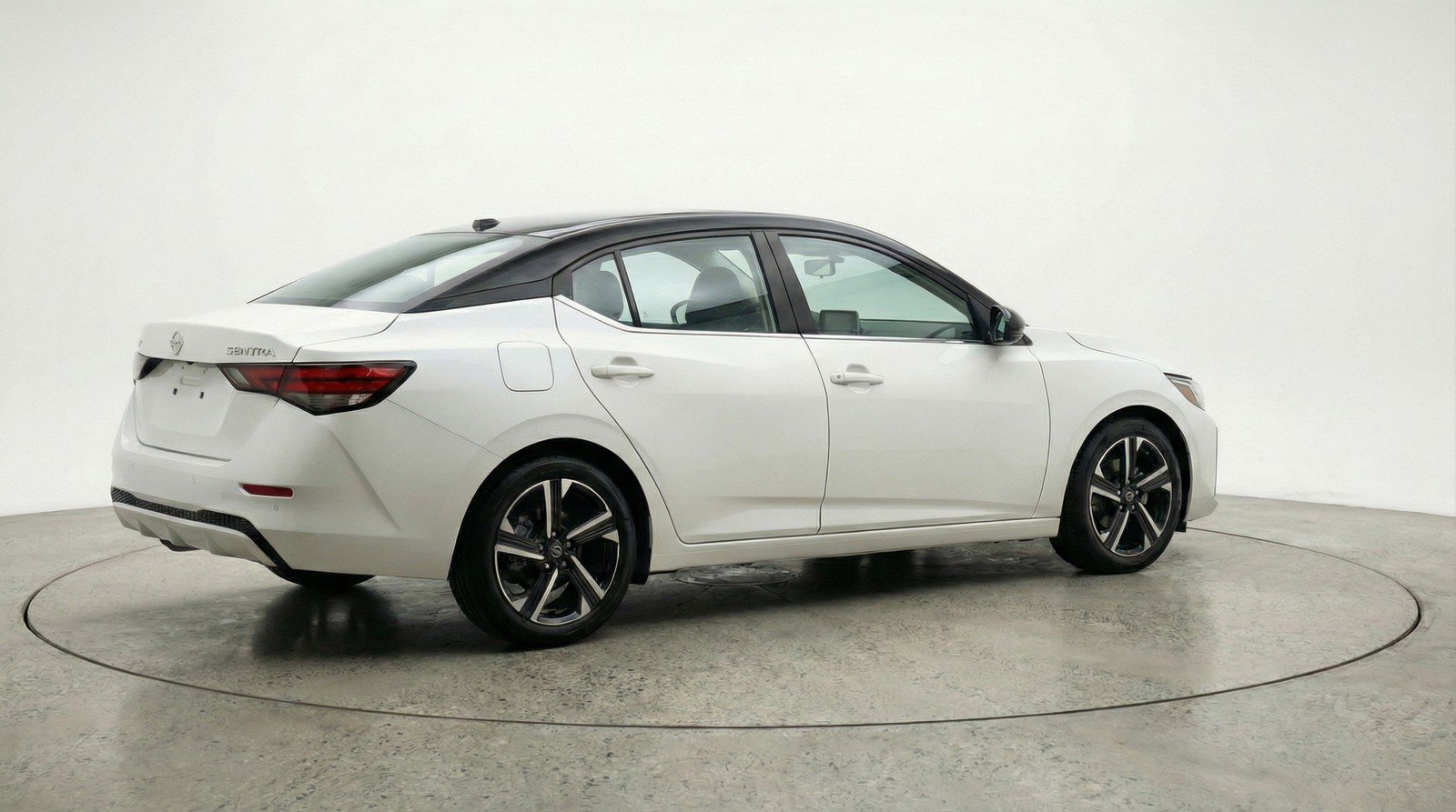 Used 2025 Nissan Sentra SV image 9