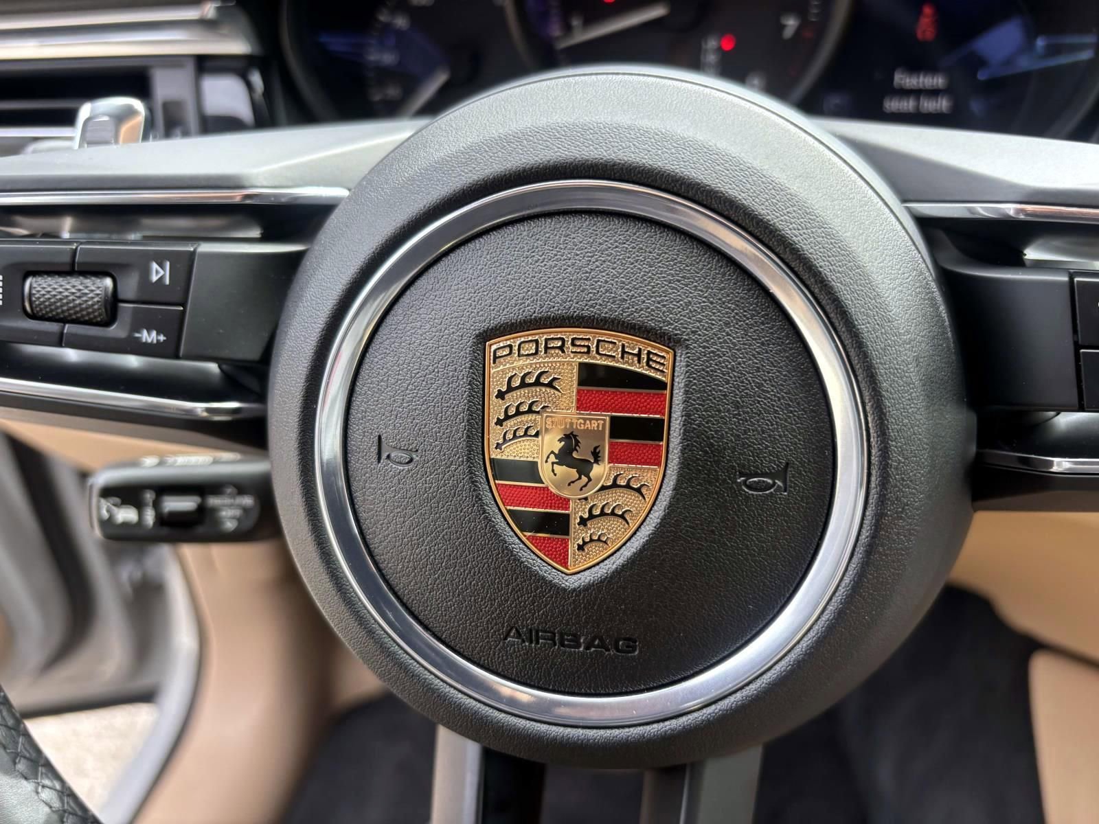 Used 2025 Porsche Macan image 29