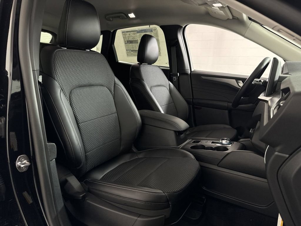 New 2025 Ford Escape SE FWD image 29