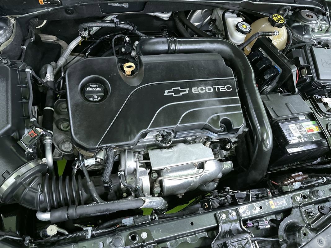 Used 2017 Chevrolet Malibu LT image 14