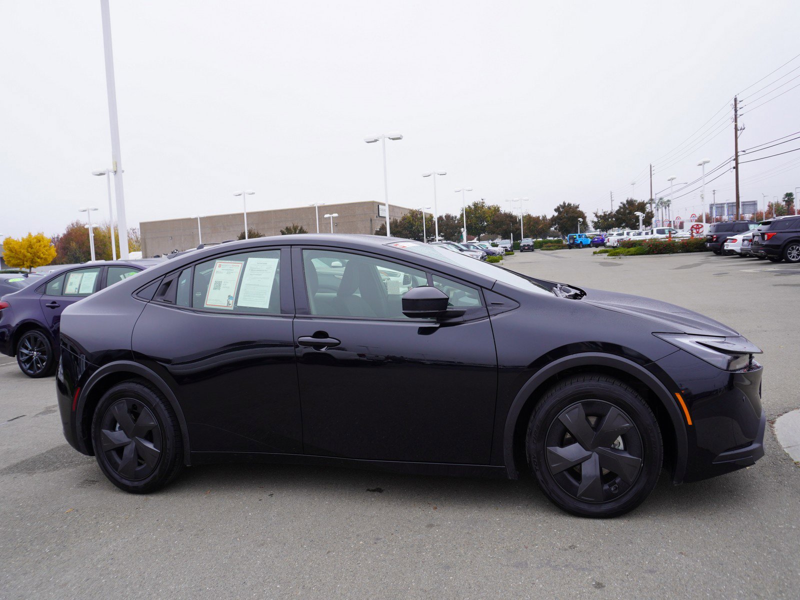 Used 2024 Toyota Prius LE image 4