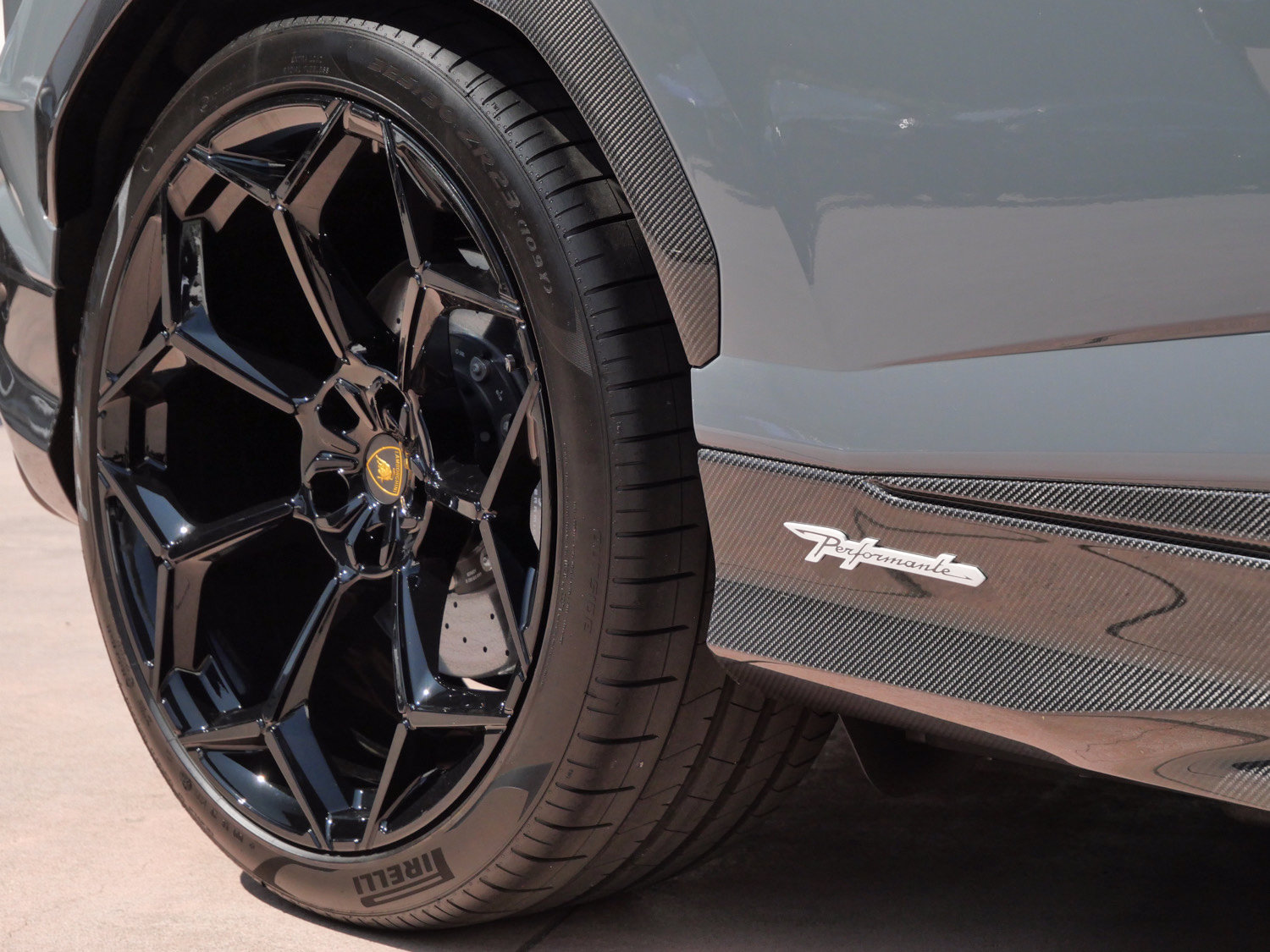 Used 2024 Lamborghini Urus Performante AWD/4WD image 16