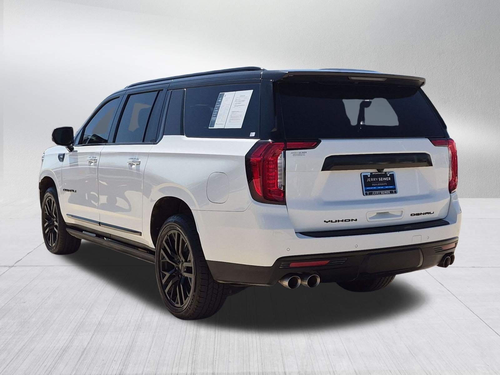 Used 2023 GMC Yukon XL Denali AWD/4WD image 3