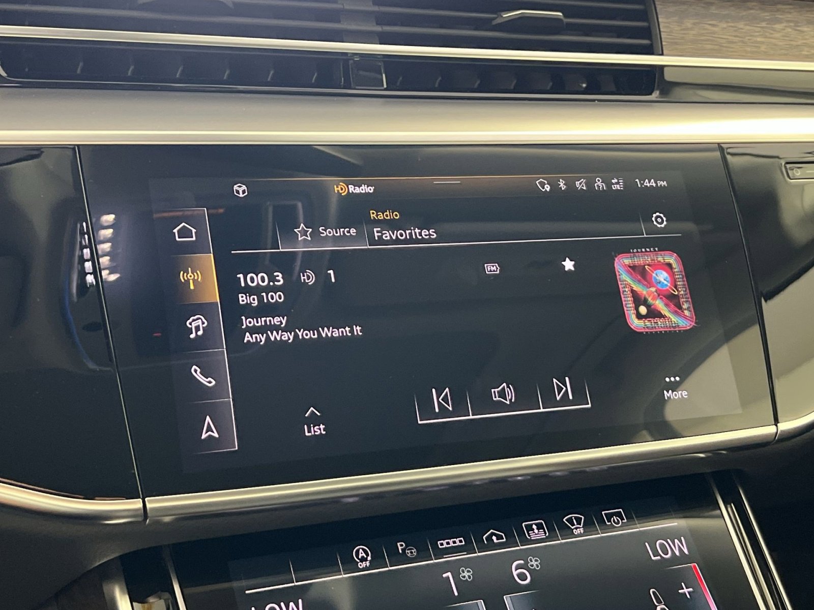 Used 2024 Audi A8 L 3.0T image 19