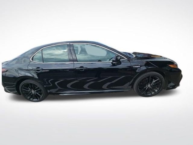 Used 2021 Toyota Camry XSE w/ Navigation Upgrade Package image 4