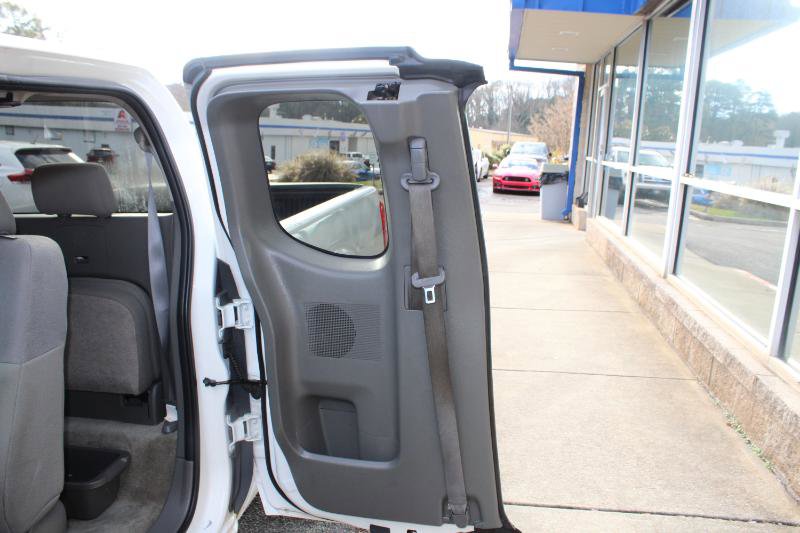 Used 2015 Nissan Frontier S image 17