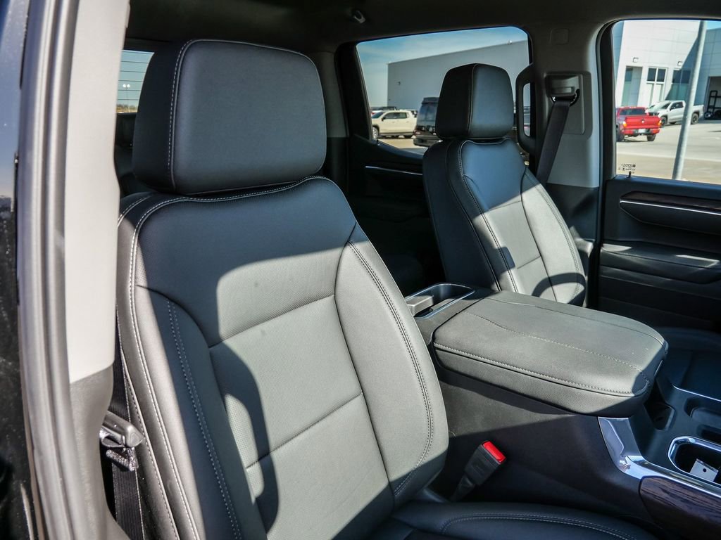 Used 2025 GMC Sierra 1500 SLT w/ SLT Premium Package image 18