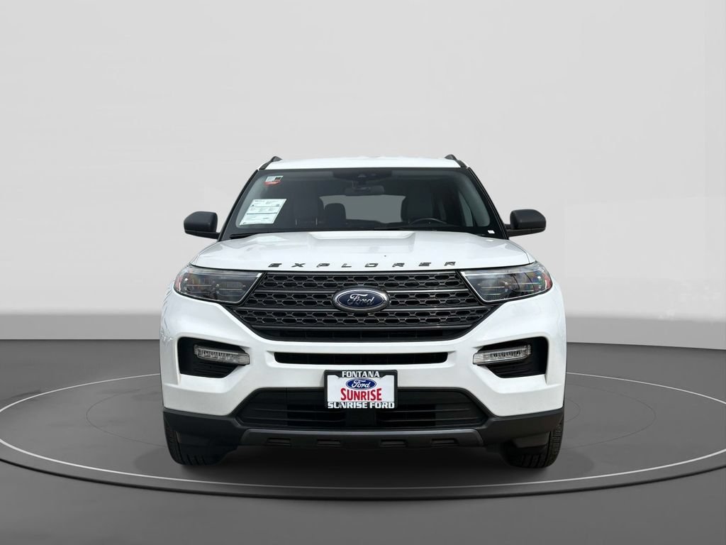 Certified 2021 Ford Explorer XLT w/ Equipment Group 202A RWD image 3