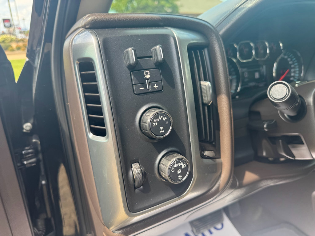 Used 2017 Chevrolet Silverado 1500 LTZ w/ Texas Edition image 15