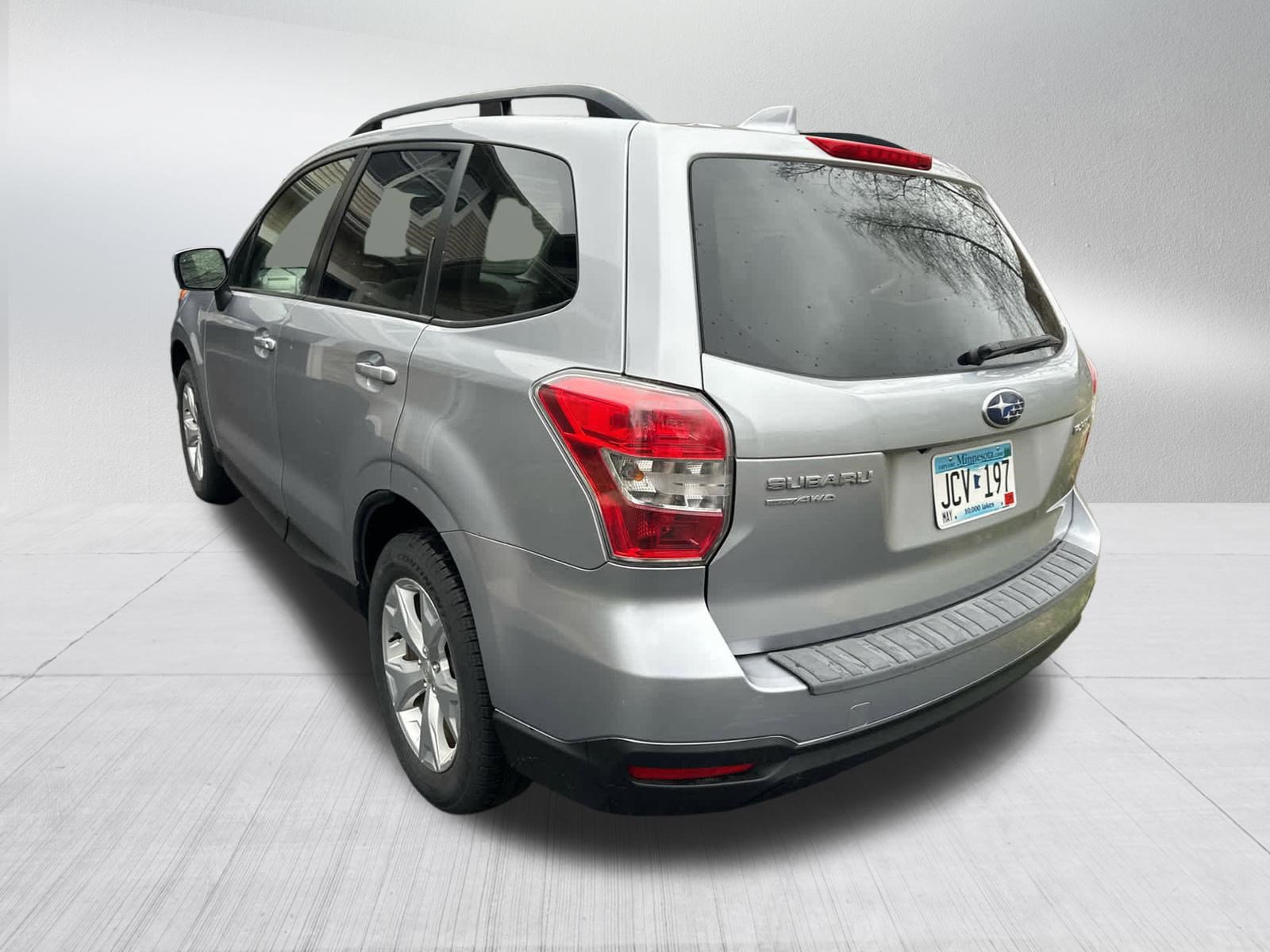 Used 2016 Subaru Forester 2.5i Premium w/ Popular Package #2 AWD/4WD image 2