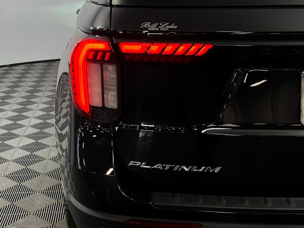 Used 2025 Ford Explorer Platinum w/ LUX Leather Package image 16