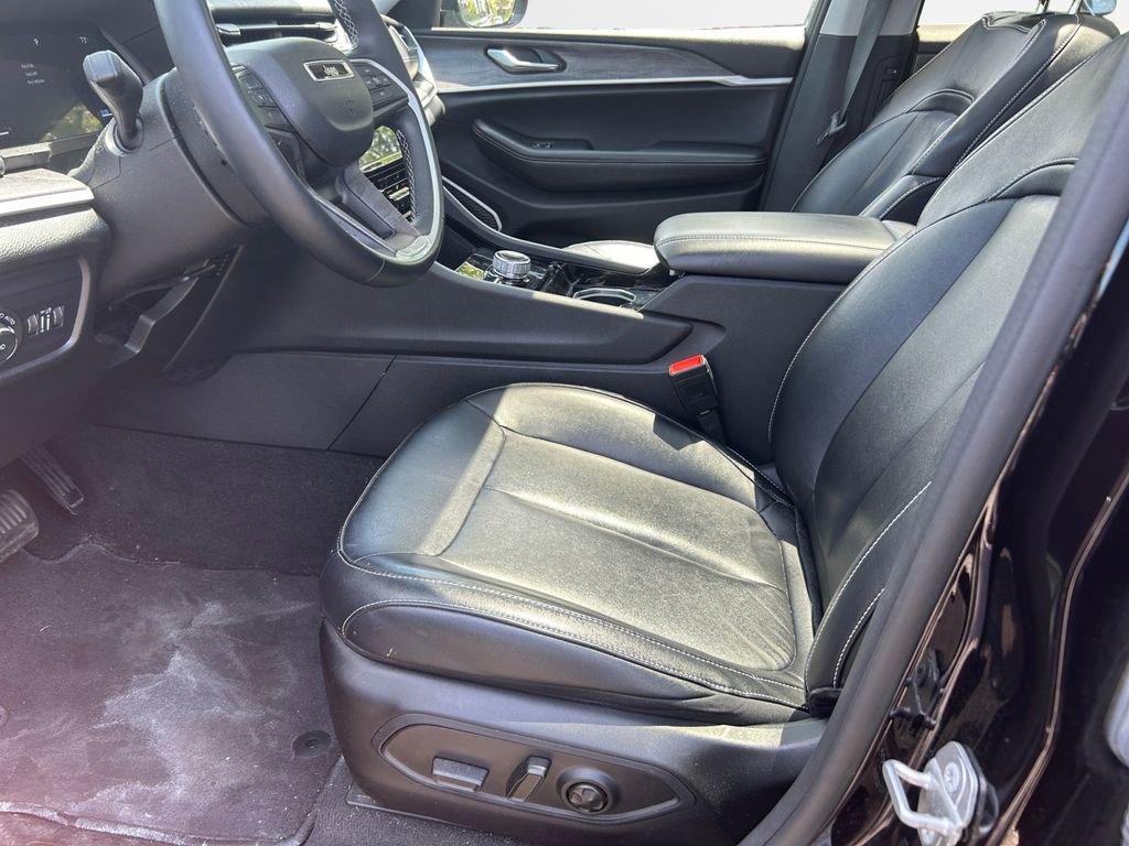 Certified 2022 Jeep Grand Cherokee L Limited AWD/4WD image 12