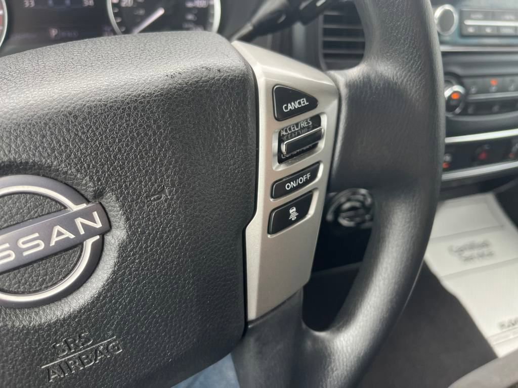 Used 2023 Nissan Titan SV image 12