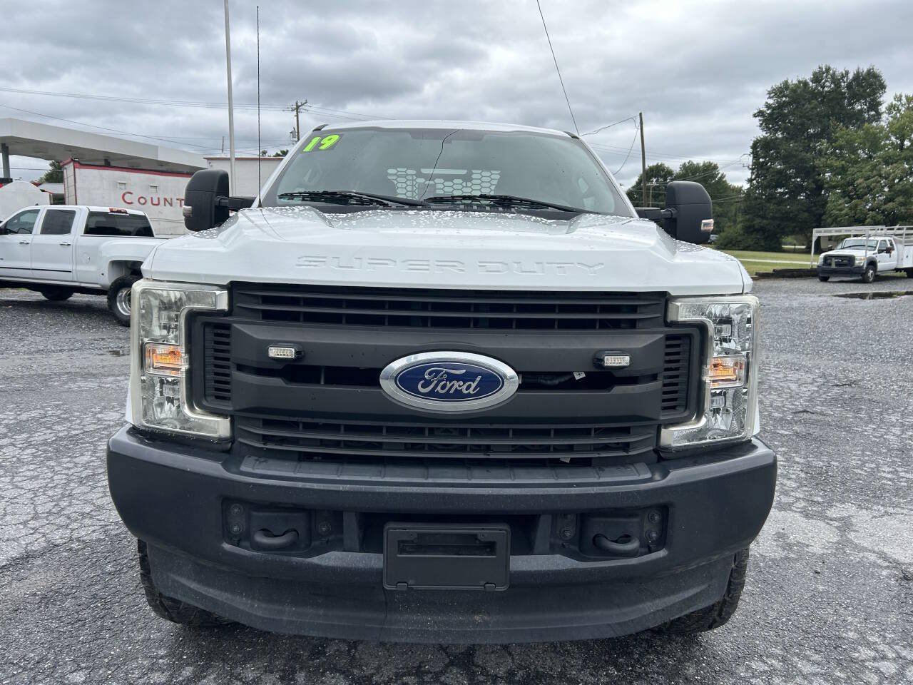 Used 2019 Ford F250 XL w/ Power Equipment Group AWD/4WD image 3