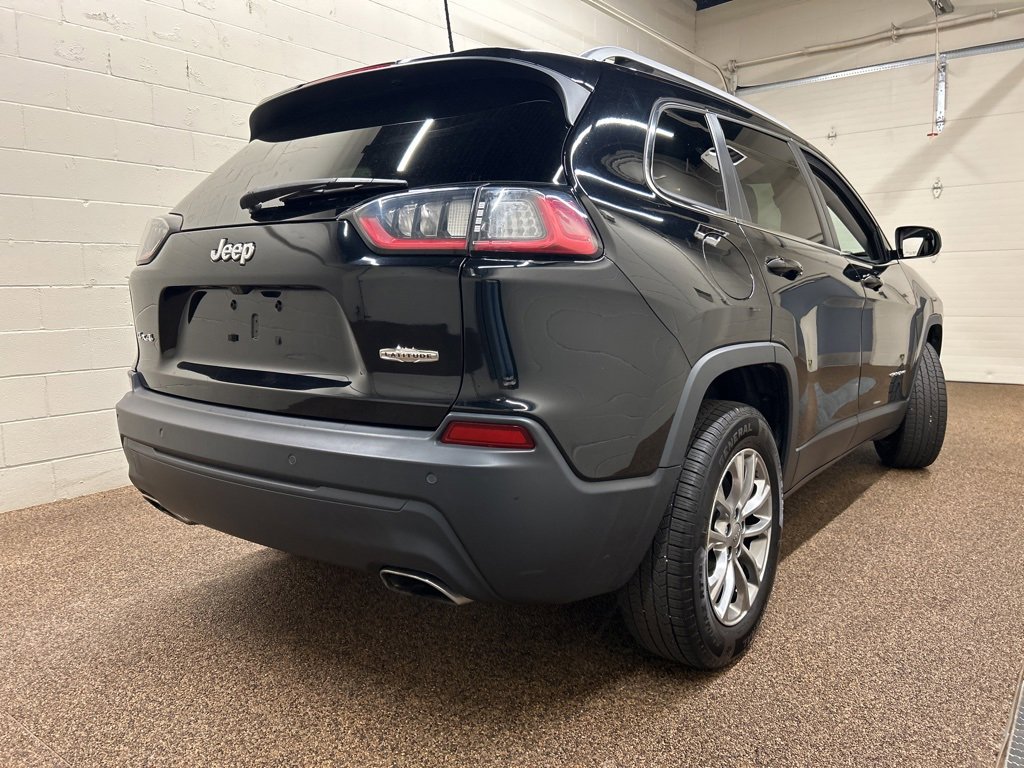 Used 2019 Jeep Cherokee Latitude Plus w/ Comfort/Convenience Group image 2