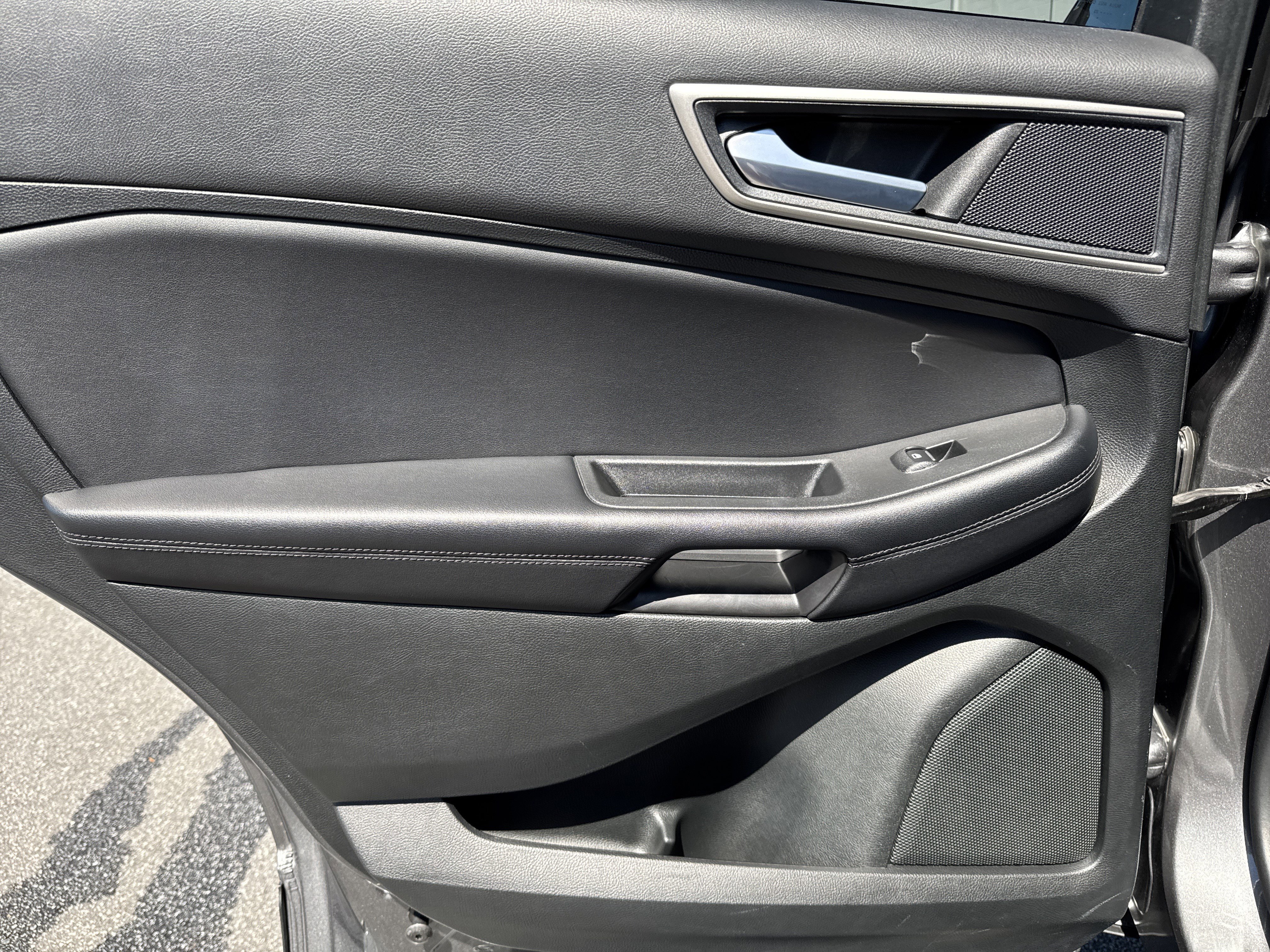 Used 2023 Ford Edge SEL image 26