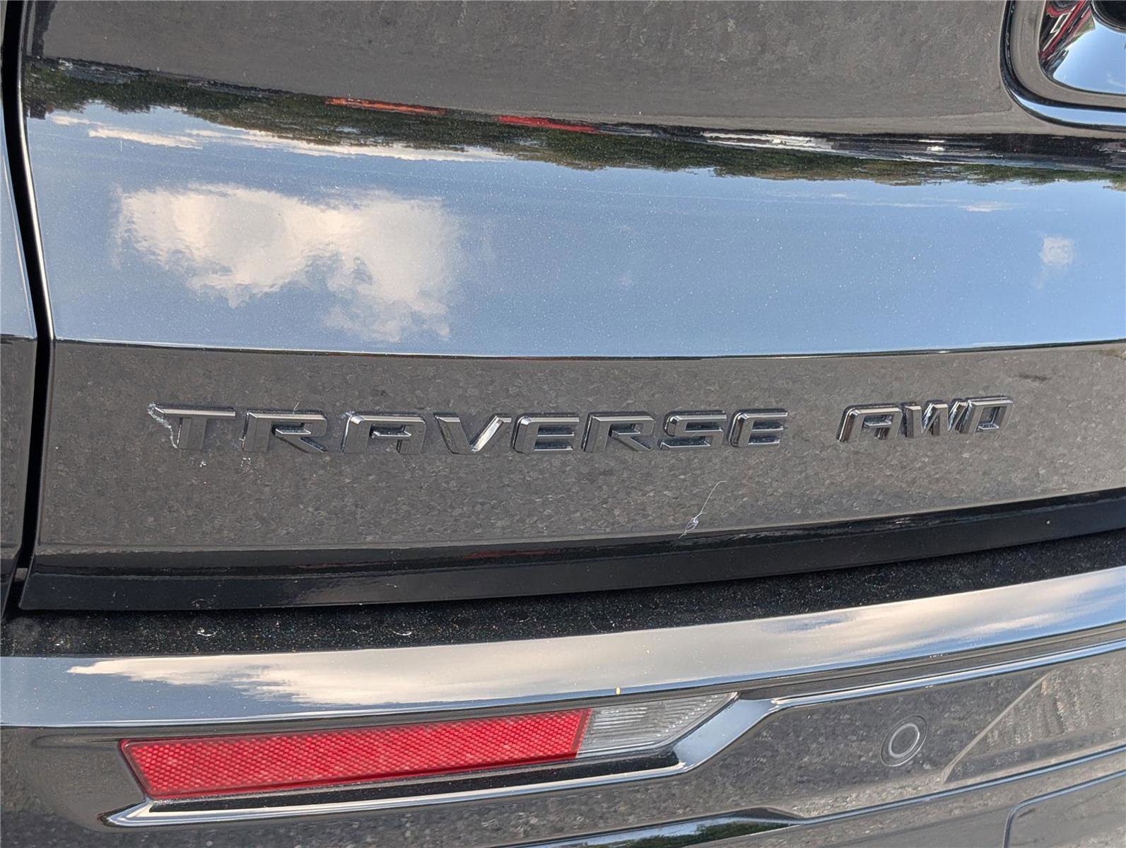 Used 2024 Chevrolet Traverse RS w/ LPO, Floor Liner Package image 9