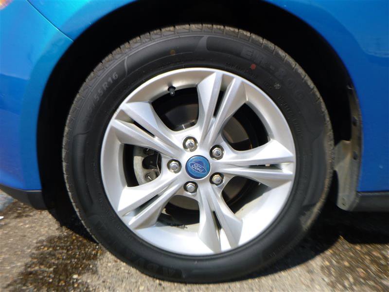 Used 2013 Ford Focus SE w/ SE Winter Pkg FWD image 19