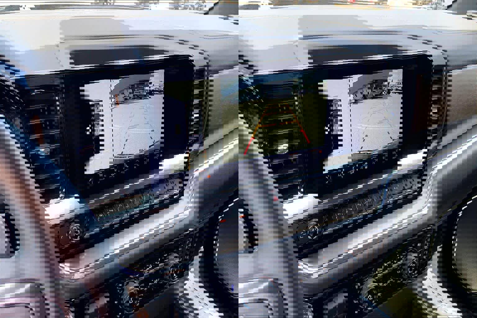 Used 2024 Chevrolet Silverado 1500 High Country w/ Technology Package AWD/4WD image 27