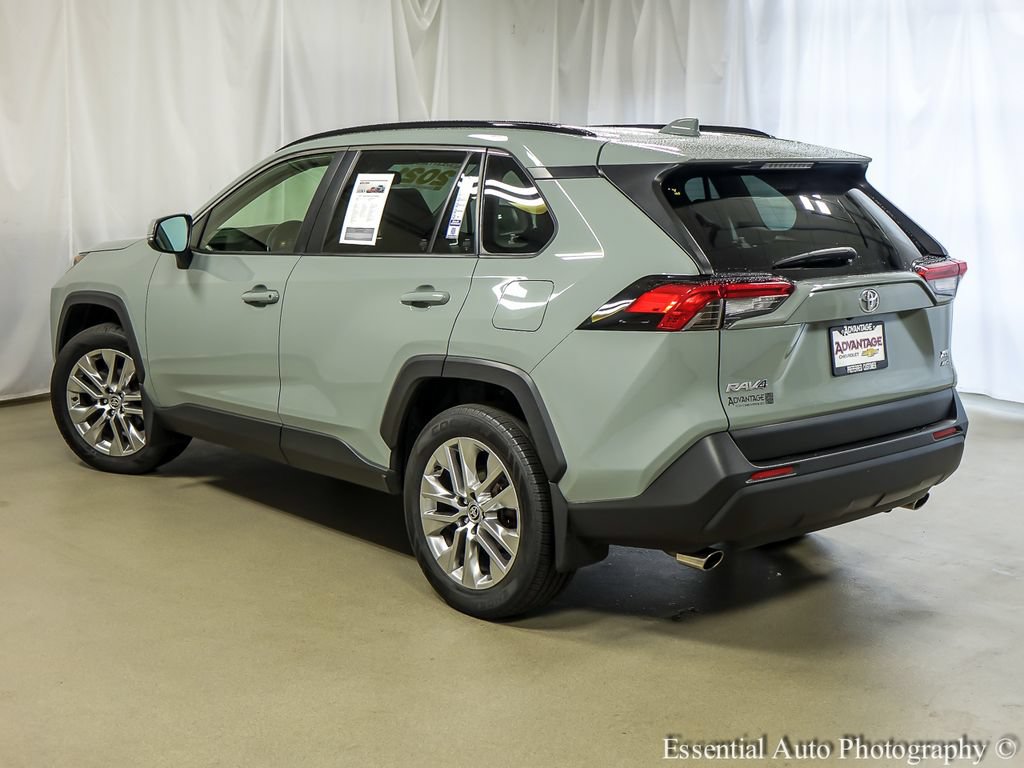 Used 2021 Toyota RAV4 XLE Premium AWD/4WD image 8