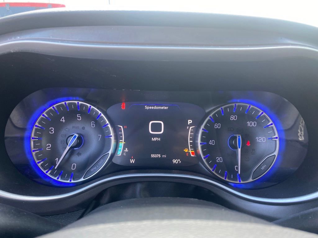 Used 2023 Chrysler Pacifica Touring-L FWD image 20