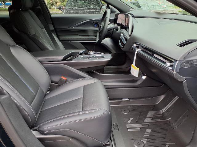 New 2026 Cadillac Lyriq Signature Luxury w/ LPO, Floor Liner Package RWD image 9