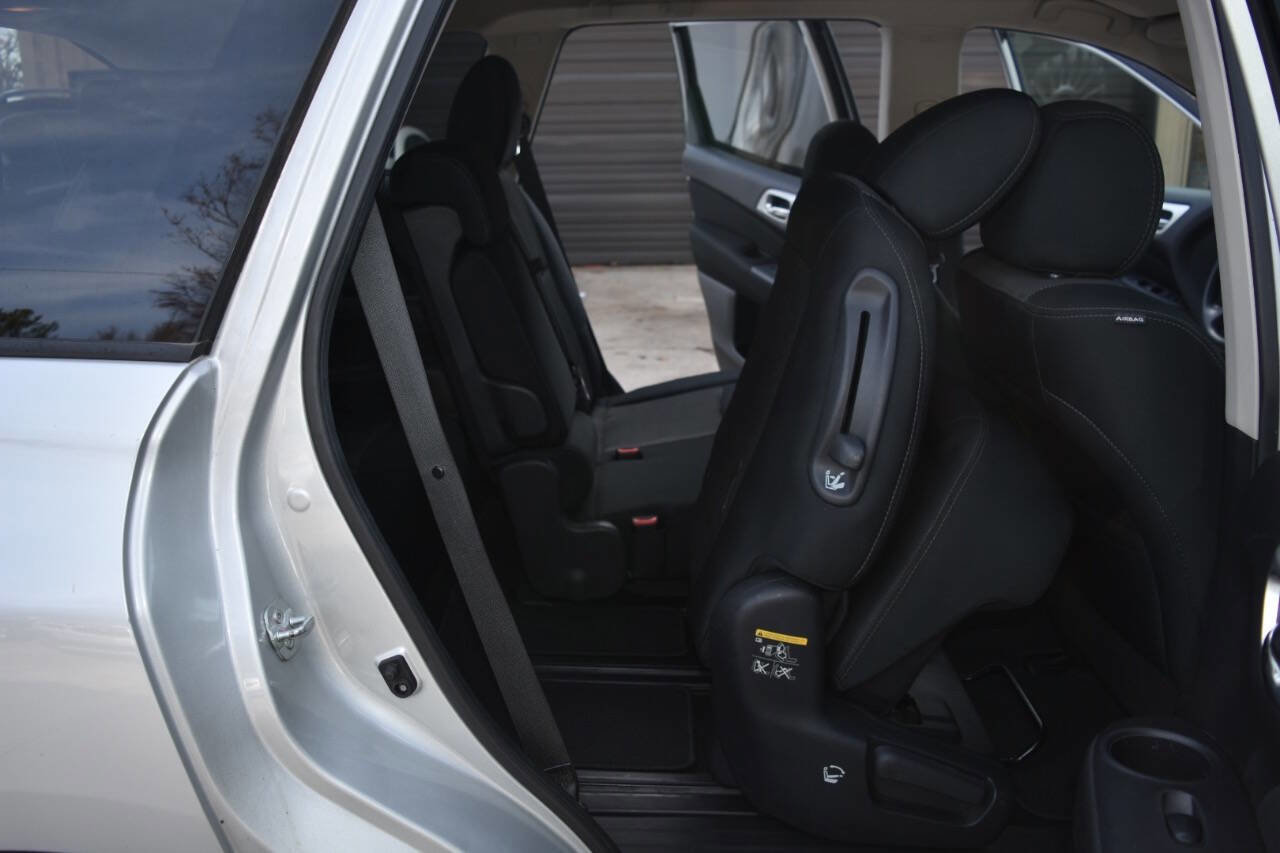 Used 2017 Nissan Pathfinder S image 44