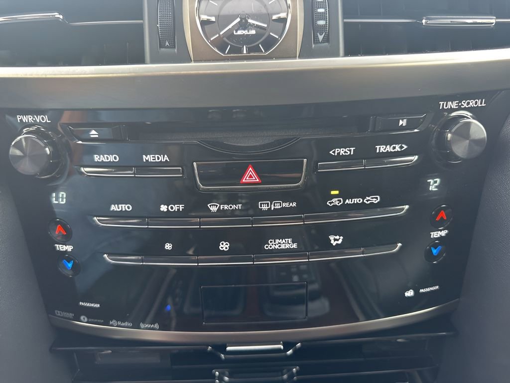 Used 2016 Lexus LX 570 4WD image 21