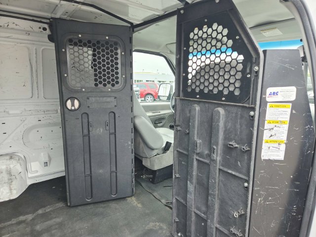 Used 2006 Ford E-150 and Econoline 150 RWD image 12