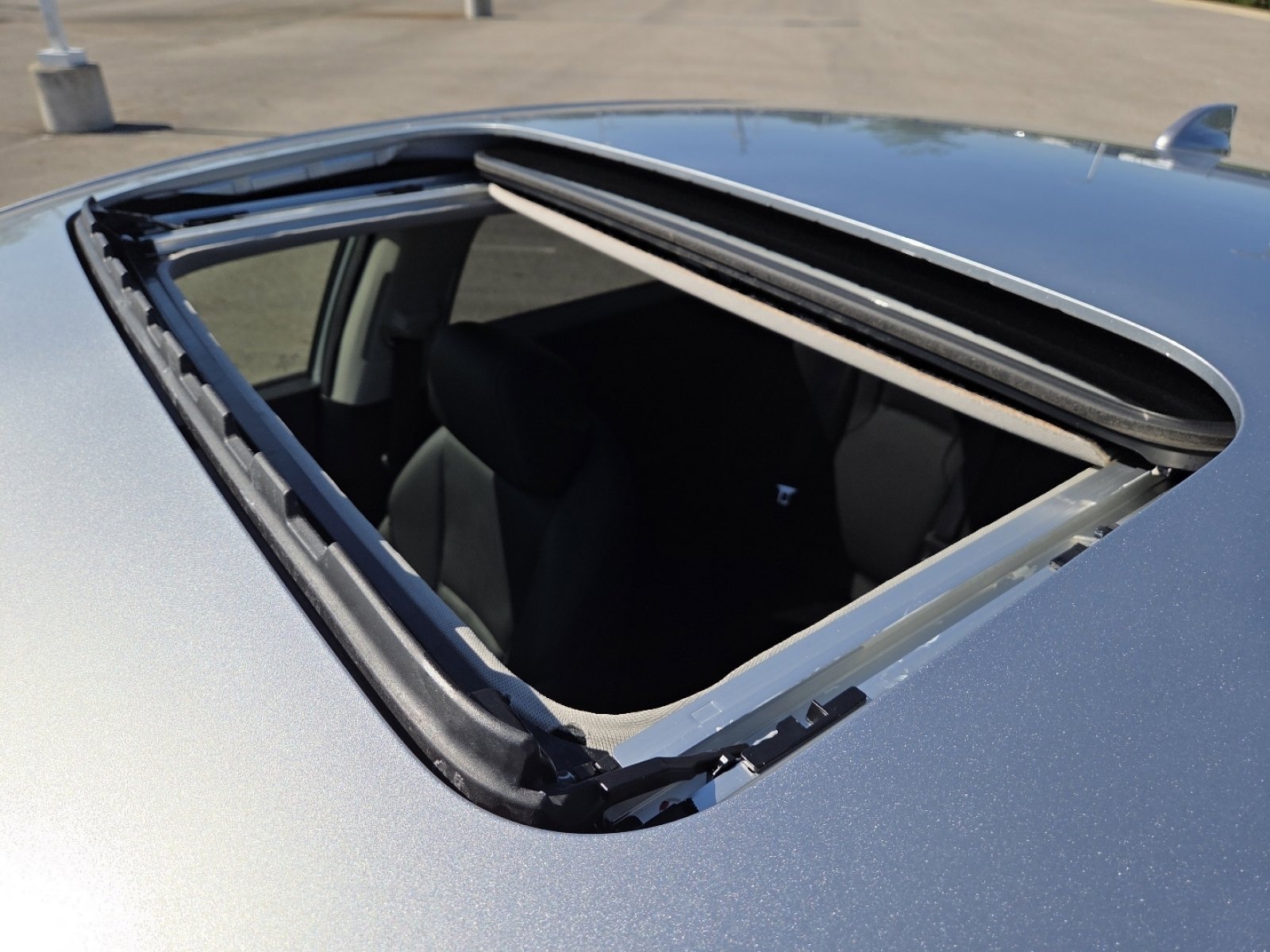 Used 2024 Honda Accord Touring image 3