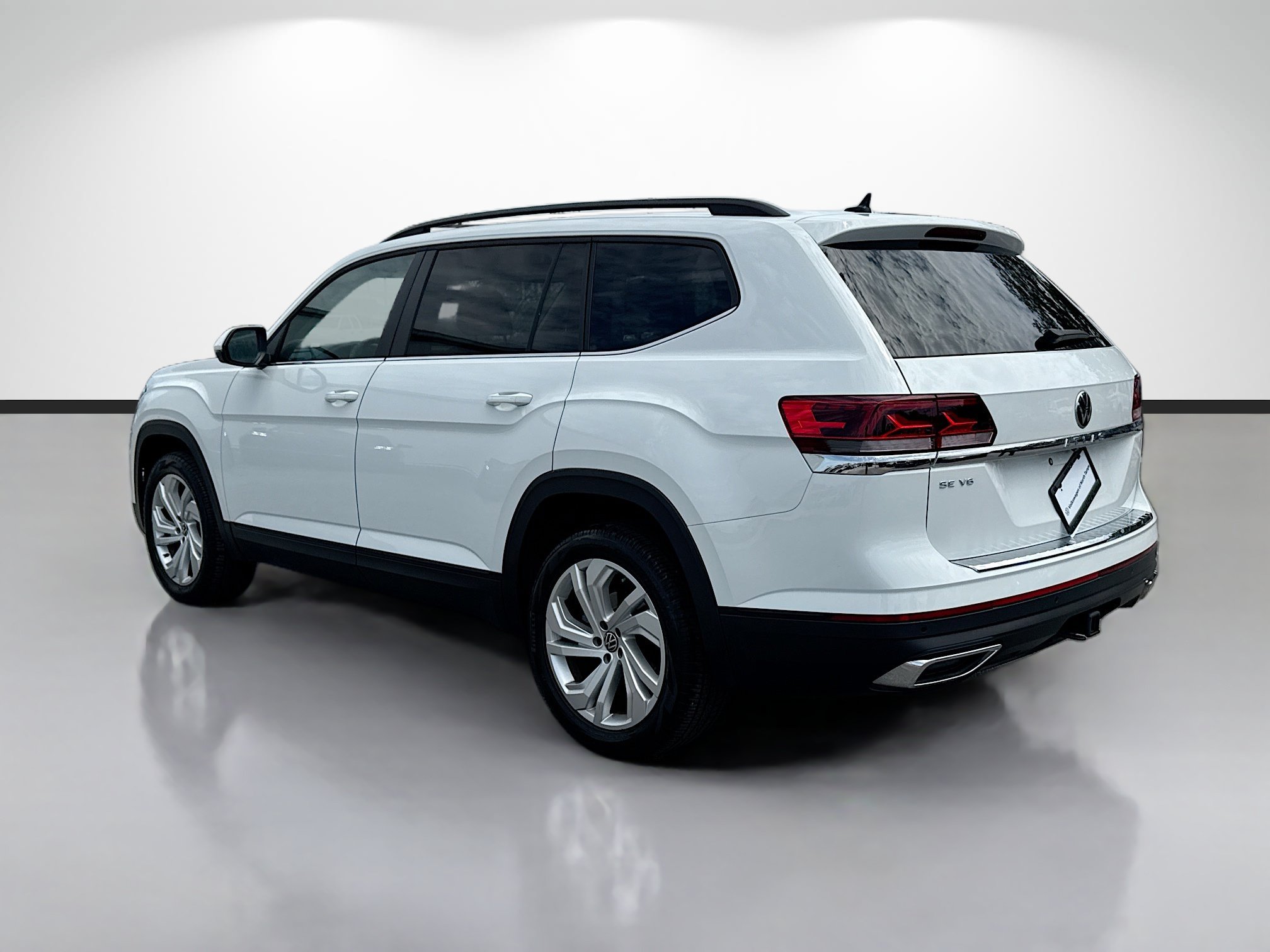 Used 2023 Volkswagen Atlas SE w/ Panoramic Sunroof Package FWD image 5
