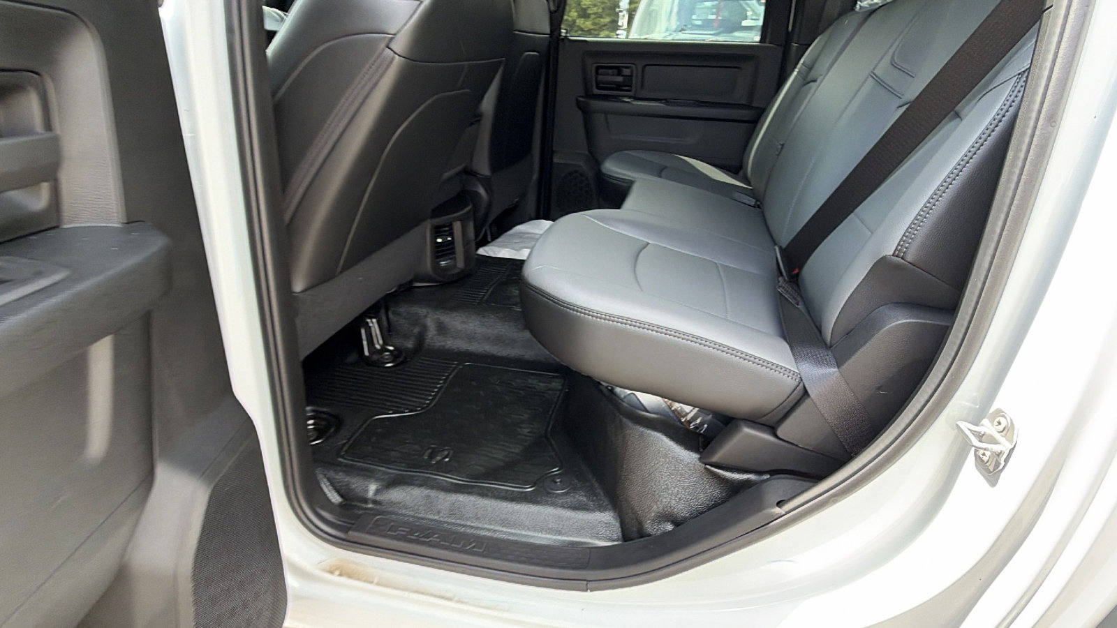 New 2026 RAM 5500 Tradesman AWD/4WD image 19