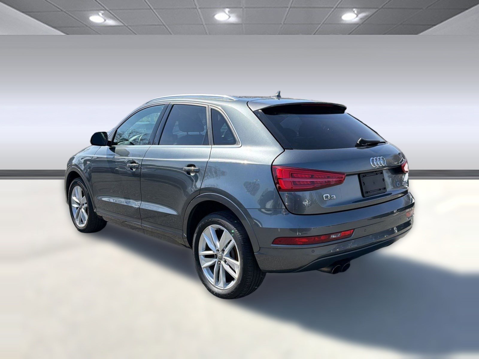 Used 2018 Audi Q3 2.0T Premium Plus w/ Premium Plus Package AWD/4WD image 3