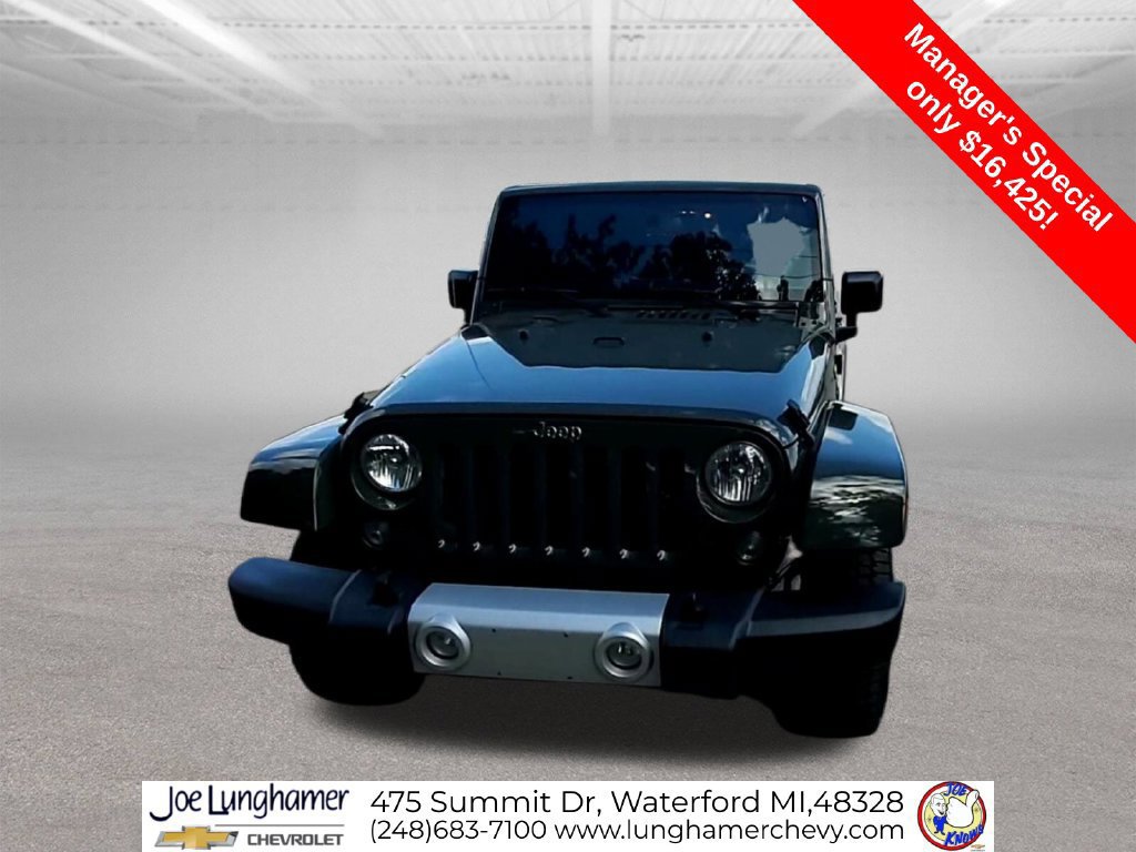 Used 2015 Jeep Wrangler Unlimited Sahara w/ Dual Top Group AWD/4WD image 3