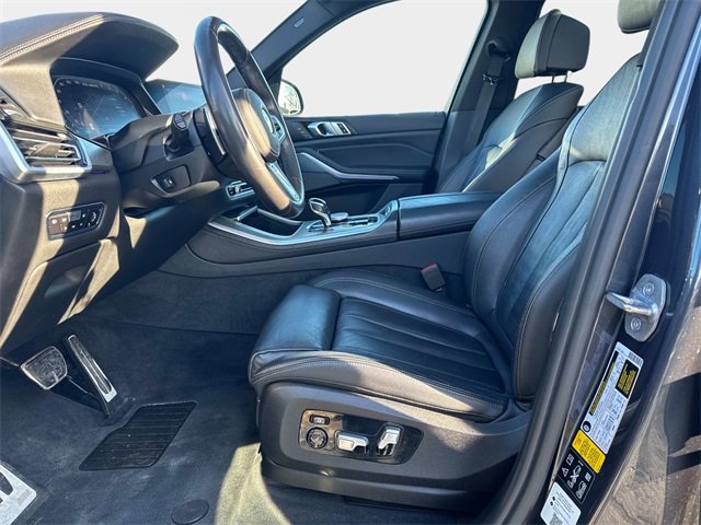 Used 2020 BMW X5 M50i w/ Premium Package image 16