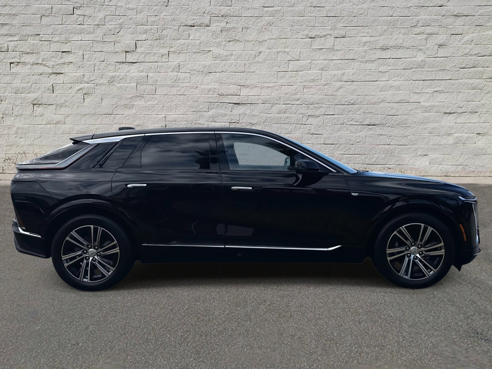 New 2025 Cadillac Lyriq Luxury image 6