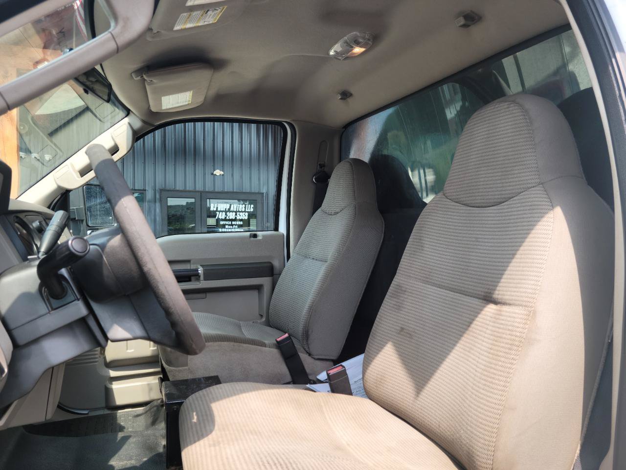 Used 2009 Ford F550 4x4 Regular Cab Super Duty image 12