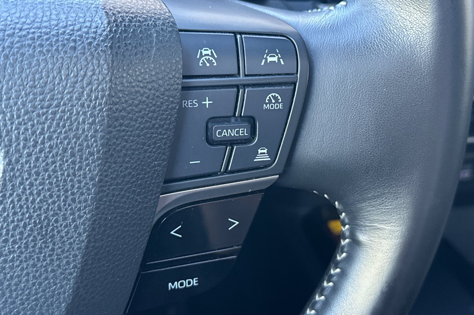 Used 2025 Toyota Camry SE w/ Multimedia Upgrade Package FWD image 27