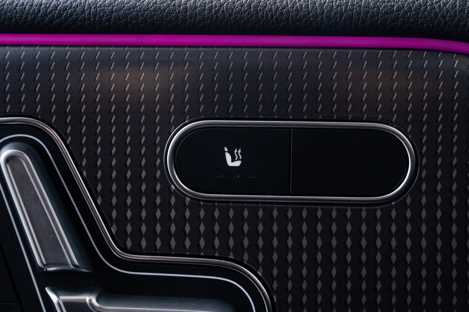 Used 2023 Mercedes-Benz EQB 300 4MATIC image 14