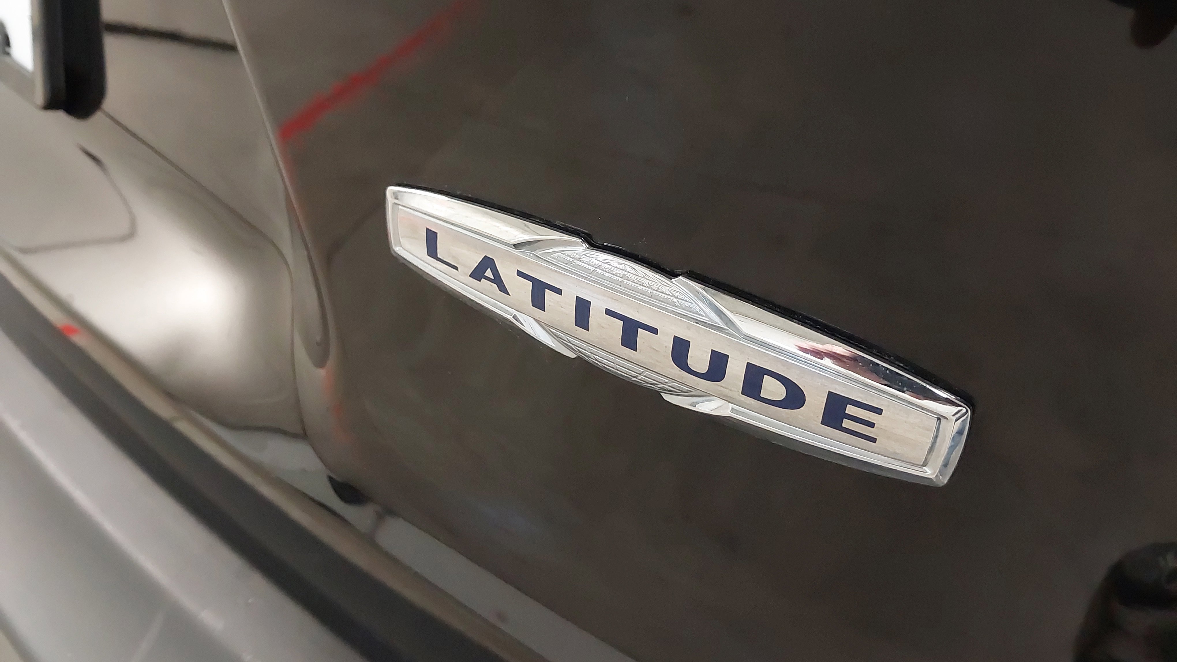 Used 2019 Jeep Cherokee Latitude w/ Cold Weather Group image 33